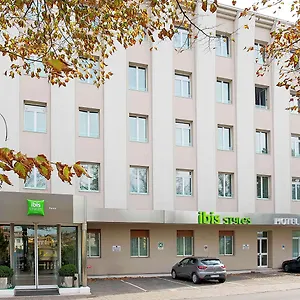 Ibis Styles Toscanini Italy